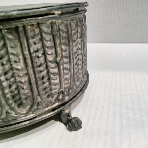 Round Metal Cake/Display Risers, Set of Two, Vintage, NWT - Picture 10 of 14